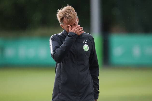 Trainer Andries Jonker (VfL Wolfsburg) - Testspiel Saison 2017-2018 VfL Wolfsburg vs. Erzgebirge Aue am VfL Center in Wolfsburg - Deutschland, Fußball, Mann, Maenner,31.08.2017