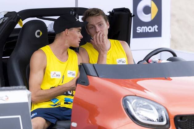 Max Betzien und Nils Ehlers beim Time Out. Bergmann Harms vs Betzien Ehlers, Deutsche smart Beach-Volleyball Meisterschaften 2017, 01.09.17, 01.09.17 Timmendorfer Strand Schleswig-Holstein Germany Ahmann-Hager-Arena Copyright: xAgentur54Gradx xFelixxKoenigx