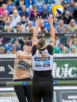 Isabel Schneider gegen Julia Sude Laboureur Sude vs Bieneck Schneider, Deutsche smart Beach-Volleyball Meisterschaften 2017, 01.09.17 Timmendorfer Strand Schleswig-Holstein Germany Copyright: xAgentur54Gradx xChristianxSchaffrathx