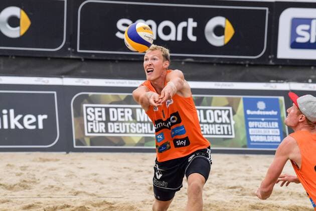 Deutsche smart Beach-Volleyball Meisterschaften Timmendorfer-Strand am 01.09.2017 Deutsche Beachvolleyball Meisterschaften 2017, Yannick Harms (2) und Philipp-Arne Bergmann (1) FOTO: TOM BLOCH xtbx