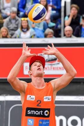 Deutsche smart Beach-Volleyball Meisterschaften Timmendorfer-Strand am 01.09.2017 Deutsche Beachvolleyball Meisterschaften 2017, Yannick Harms (2) und Philipp-Arne Bergmann (1) FOTO: TOM BLOCH xtbx