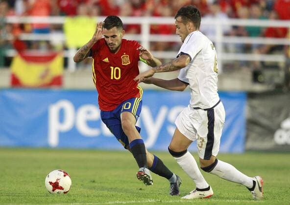 Spain s Dani Ceballos (l) and Italy s Murgia during international sub 21 friendly match. September 1,2017.  (2017090117)