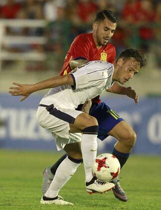 Spain s Dani Ceballos (r) and Italy s Murgia during international sub 21 friendly match. September 1,2017.  (2017090120)