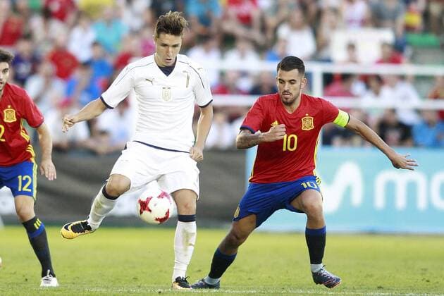 Spain s Dani Ceballos (r) and Italy s Chiesa during international sub 21 friendly match. September 1,2017.  (2017090116)