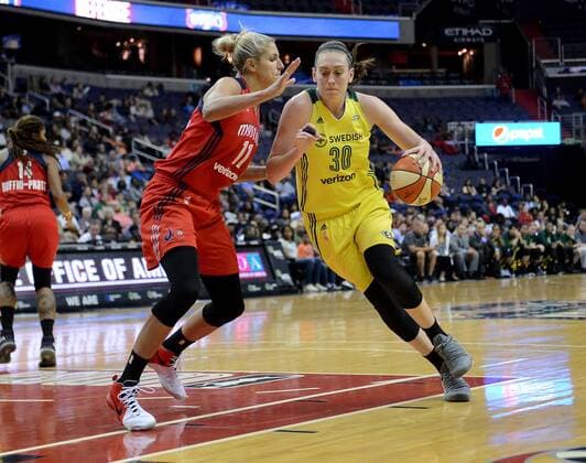 September 1, 2017 - Washington, DC, USA - 20170901 - Seattle Storm forward BREANNA STEWART (30) drives against Washington Mystics forward ELENE DELLE DONNE (11) in the second half at Capital One Arena in Washington. WNBA Basketball Damen USA 2017 - Washington Mystics beat the Seattle Storm in overtime, 110-106 - ZUMAm139 20170901_zap_m139_017 Copyright: xChuckxMyersx