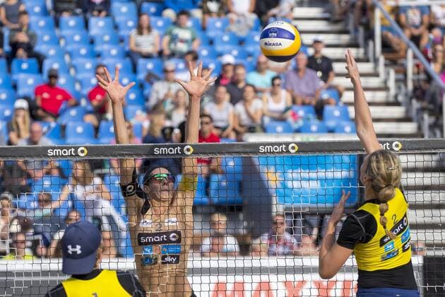 Tatjana Zautys gegen Kira Walkenhorst. Ludwig Walkenhorst vs Gernert Zautys, Deutsche smart Beach-Volleyball Meisterschaften 2017, 02.09.17 Timmendorfer Strand Schleswig-Holstein Germany Ahmann-Hager-Arena Copyright: xAgentur54Gradx xFelixxKoenigx