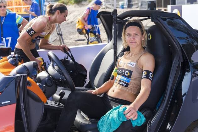 Laura Ludwig und Kira Walkenhorst nach der Niederlage und dem Ausscheiden aus der deutschen Meisterschaft. Ludwig Walkenhorst vs Gernert Zautys, Deutsche smart Beach-Volleyball Meisterschaften 2017, 02.09.17 Timmendorfer Strand Schleswig-Holstein Germany Ahmann-Hager-Arena Copyright: xAgentur54Gradx xFelixxKoenigx
