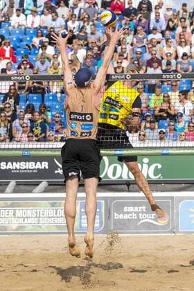 Kay Matysik gegen Markus Boeckermann. Boeckermann Pfretzschner vs Matysik Popp, Deutsche smart Beach-Volleyball Meisterschaften 2017, 02.09.17 Timmendorfer Strand Schleswig-Holstein Germany Ahmann-Hager-Arena Copyright: xAgentur54Gradx xFelixxKoenigx