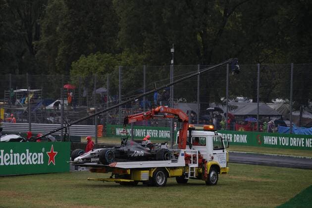02.09.2017- Qualifying, Romain Grosjean (FRA) Haas F1 Team VF-17 after the crash on tow truck Italian Grand Prix, Monza 31 August - 03 September 2017 02.09.2017- Qualifying, Romain Grosjean (FRA) Haas F1 Team VF-17 after the crash on tow truck 