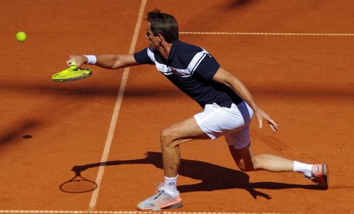 Paul Haarhuis, früherer Tennisprofi und mehrfacher Grand-Slam-Sieger im Doppel, schlägt in der Bundesliga-Endrunde in der Altersklasse M50 für den TC Bad Vilbel auf.