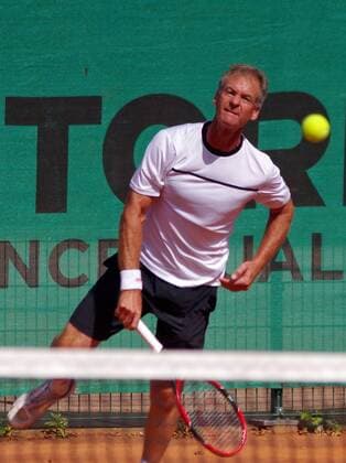 Anders Jarryd (auch: Järryd) spielte in der Saison 2017 der Tennis-Bundesliga für TC Sportpark Rot-Weiß Rheinbach. Der frühere Tennisprofi aus Schweden gewann mehrere Grand-Slma-Titel.