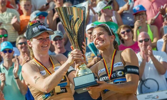 Deutsche smart Beach-Volleyball Meisterschaften Timmendorfer-Strand am 02.09.2017 Julia Sude (VfB Friedrichshafen), Chantal Laboureur (MTV Stuttgart ); Deutsche smart Beach-Volleyball Meisterschaften am 02.09.2017, Ahmann-Hager-Arena, Timmendorfer-Strand. xPWx