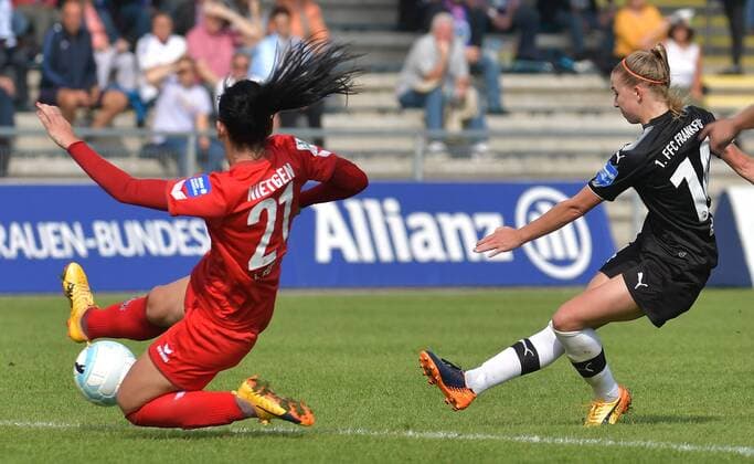 03.09.2017, xblx, Fussball 1.Bundesliga Damen, 1. FFC Frankfurt - 1. FC Koeln, emspor v.l. Peggy Nietgen (1.FC Köln), Jackie Groenen (1.FFC Frankfurt), Goal scored, Tor zum 2:0 Frankfurt am Main