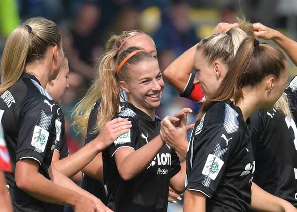 03.09.2017, xblx, Fussball 1.Bundesliga Damen, 1. FFC Frankfurt - 1. FC Koeln, emspor v.l. Jackie Groenen (1.FFC Frankfurt), Goal scored, Tor zum 2:0, celebrate the goal, Torjubel Frankfurt am Main