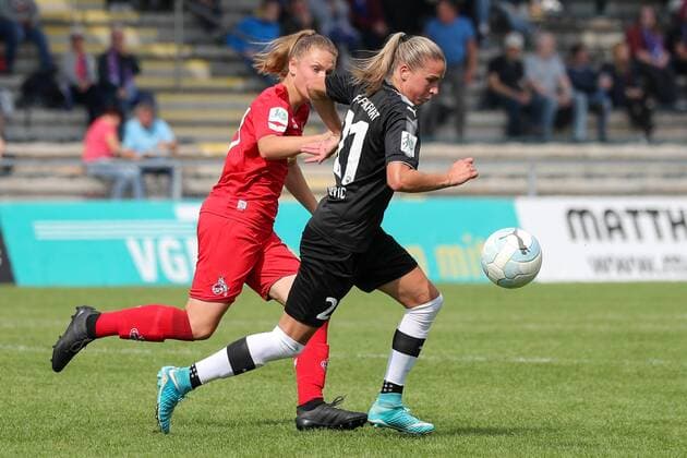 v.li.: Kristina Hild (Köln, 27), Ana-Maria Crnogorcevic (Frankfurt, 21), Aktion, Action, Spielszene, Fussball, Allianz Frauen-Bundesliga, 1. FFC Frankfurt - 1. FC Köln, xozx