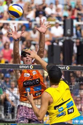 Sebastian Fuchs gegen Lorenz Schuemann. Fuchs Stadie vs Schuemann Thole, Deutsche smart Beach-Volleyball Meisterschaften 2017, 03.09.17 Timmendorfer Strand Schleswig-Holstein Germany Ahmann-Hager-Arena Copyright: xAgentur54Gradx xFelixxKoenigx