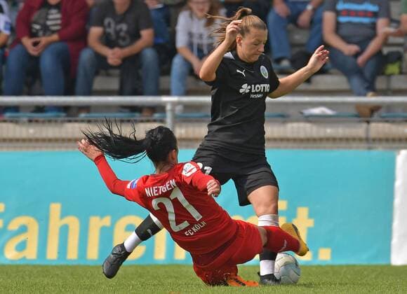 03.09.2017, xblx, Fussball 1.Bundesliga Damen, 1. FFC Frankfurt - 1. FC Koeln, emspor v.l. Peggy Nietgen (1.FC Köln), Tanja Pawollek (1.FFC Frankfurt) Frankfurt am Main