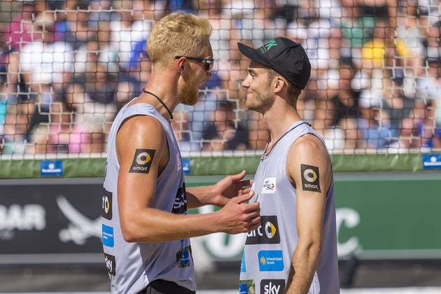 Beachvolleyball, DM Timmendorfer Strand, Tim Holler und Clemens Wickler sind Deutscher Meister Tim Holler und Clemens Wickler freuen sich ueber einen Punkt. Holler Wickler vs Bergmann Harms, Halbfinale, Deutsche smart Beach-Volleyball Meisterschaften 2017, 03.09.17 Timmendorfer Strand Schleswig-Holstein Germany Copyright: xAgentur54Gradx xJohnxGarvex