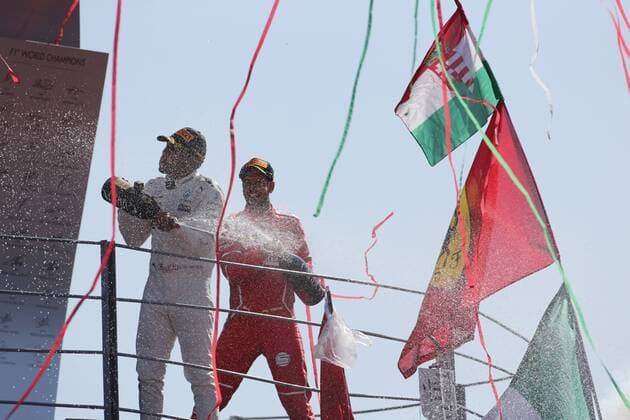 Formel 1, GP Italien, Siegerehrung 03.09.2017- Podium, 3rd Sebastian Vettel (GER) Scuderia Ferrari SF70H Italian Grand Prix, Monza 31 August - 03 September 2017 03.09.2017- Podium, 3rd Sebastian Vettel (GER) Scuderia Ferrari SF70H 
