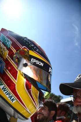Lewis Hamilton (Mercedes AMG Petronas Formula One Team) bejubelt seinen Sieg mit seinem Team, Grosser Preis von Italien 2017, Rennen, Motorsport, Formel 1, 03.09.2017, Monza Copyright: xNeisx Eibner-Pressefotox EP_ans