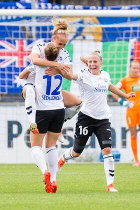 Jubel bei FF USV Jena über das Tor von Karoline Heinze (FF USV Jena, 13); Jubel, celebration, Fußball, Allianz Frauen-Bundesliga, 1. FFC Turbine Potsdam - FF USV Jena, xprx
