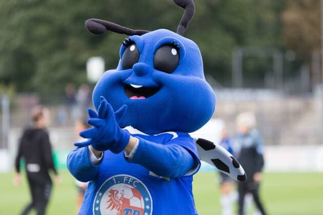 Maskottchen, mascot Turbinchen von 1. FFC Turbine Potsdam, Fußball, Allianz Frauen-Bundesliga, 1. FFC Turbine Potsdam - FF USV Jena, xprx