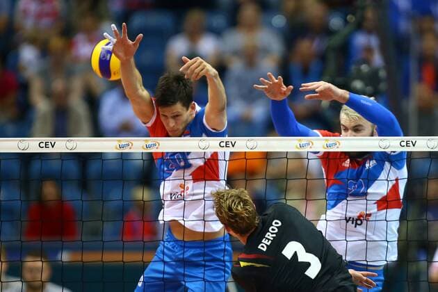 Krakow , Tauron Arena 03.09.2017 siatkowka Mistrzostwa Europy CEV 2017 Mecz o 3 miejsce Serbia - Belgia NZ Srecko Lisinac ( SRB ) Sam Deroo ( BEL ) Uros Kovacevic ( SRB ) FOT Michal Nowak Newspix.pl Krakow , Tauron Arena 03.09.2017 sport volleyball 2017 CEV Volleyball European Championship EM Europameisterschaft - Men 3rd place game Serbia - Belgium photo by Michal Nowak Newspix.pl --- Newspix.pl FRANCE OUT!  170903MIN023