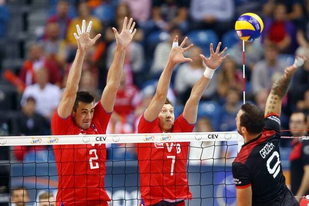 Krakow , Tauron Arena 03.09.2017 siatkowka Mistrzostwa Europy CEV 2017 Final Niemcy - Rosja NZ Ilia Vlasov ( RUS ) Dmitrii Volkov ( RUS ) Gyorgy Grozer ( GER ) FOT Michal Nowak Newspix.pl Krakow , Tauron Arena 03.09.2017 sport volleyball 2017 CEV Volleyball European Championship EM Europameisterschaft - Men The final game , golden medal match Germany - Russia photo by Michal Nowak Newspix.pl --- Newspix.pl FRANCE OUT!  170903MIN106