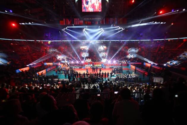 Bilder des Tages - SPORT Krakow , Tauron Arena 03.09.2017 siatkowka Mistrzostwa Europy CEV 2017 Final Niemcy - Rosja NZ ceremonia medalowa , Rosja wygrala mistrzostwo Europy , zloty medal FOT Michal Nowak Newspix.pl Krakow , Tauron Arena 03.09.2017 sport volleyball 2017 CEV Volleyball European Championship EM Europameisterschaft - Men The final game , golden medal match Germany - Russia photo by Michal Nowak Newspix.pl --- Newspix.pl FRANCE OUT!  170903MIN185