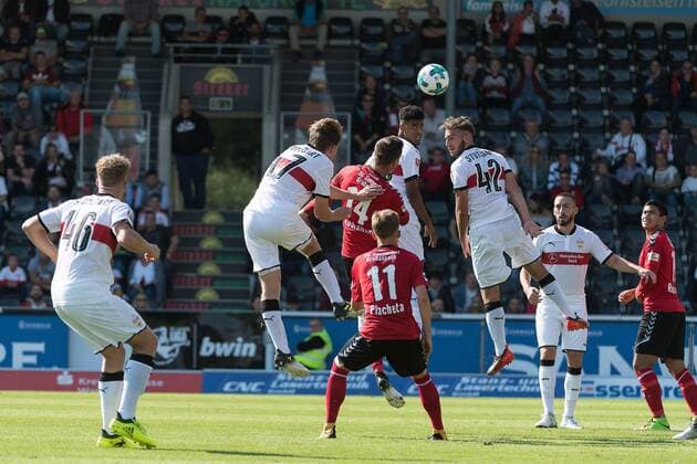 Ailton Ferreira Silva 29 (VFB Stuttgart), Alexander Aschauer 14 (SG Sonnenhof Grossaspach), Przemyslaw Placheta 11 (SG Sonnenhof Grossaspach), SG Sonnenhof Grossaspach gegen VFB Stuttgart, Fussball, Testspiel, Laenderspielpause, 03.09.2017, Grossaspach Copyright: xWalther Eibner-Pressefotox EP_SWR