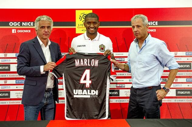 Jean Pierre Rivere (President de l OGC Nice) - Marlon Santos (OGC Nice) - Lucien Favre (Entraineur de l OGC Nice) FOOTBALL : Presentation nouvelles recrues OGC Nice -Conference de presse - Ligue 1 - Nice - 04 09 2017 NorbertScanella Panoramic 