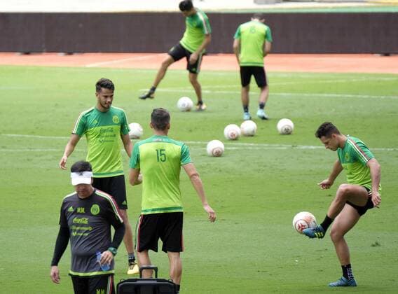 Mexico s players participate in a training session at the National Stadium in San Jose, Costa Rica, 04 September 2017. The national soccer team will face Costa Rica tomorrow for the Russia 2018 World Cup qualifiers. MEXICO S TRAINING SESSION IN SAN JOSE !ACHTUNG: NUR REDAKTIONELLE NUTZUNG!  Copyright: xJeffreyxArguedasx SJS003 20170904-636401610642479645