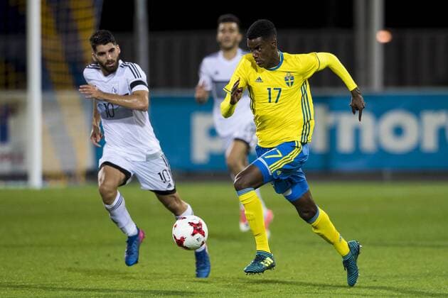 170905 Sveriges Alexander Isak under fotbollsmatchen i kvalet till U21 U 21 EM mellan Sverige och Cypern den 5 september 2017 i Falkenberg.  Copyright: DANIELxSTILLER BB170905DS054