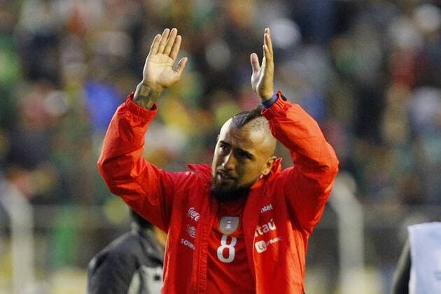 Futbol, Bolivia vs Chile. Eliminatorias al mundial de Rusia 2018. El Jugador de Chile Arturo Vidal se lamenta tras sustituido durante el partido contra Bolivia por las clasificatorias al mundial de Rusia 2018 en el Estadio Hernando Sales La Paz, Bolivia 05 09 2017 Ramon Monroy Photosport Football, Bolivia vs Chile. World Cup qualifiers 2018. Chile«s The Arturo Vidalplayer the Mint his goal during the match against Bolivia by the qualifiers to the 2018 World Cup in the Estadio Hernando Sales La Paz, Bolivia 05 09 2017 Ramon Monroy Photosport Bolivia vs Chile, clasificatorias Mundial Rusia 2018. 