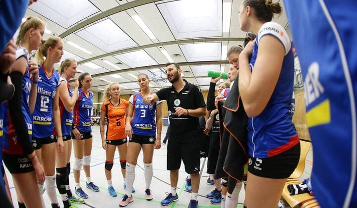 Herxheim Volleyball Bundesliga try out Alliance MTV Stuttgart vs VC Wiesbaden team manager Giannis Athanasopoulos Alliance with his Team