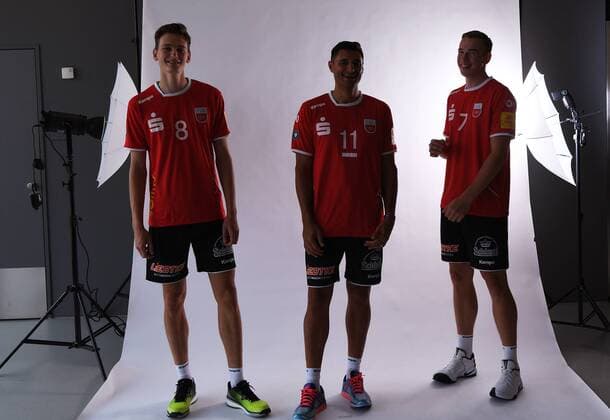 Volleyball 1 Bundesliga Season 2017 2018 Media Day Photo shooting TV Rottenburg 08 09 2017 Neuzugaenge Paul Henning Idner Faustino Lima Martins and John v left Rottenburg