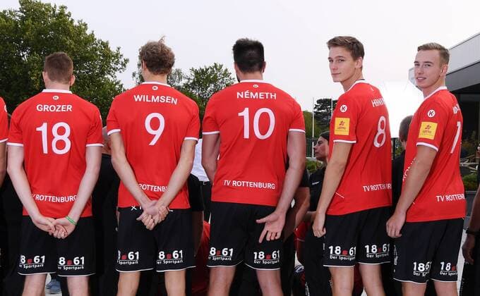 Volleyball 1 Bundesliga Season 2017 2018 Media Day Photo shooting TV Rottenburg 08 09 2017 Team picture TV Rottenburg RUeCKANSICHT Tim Grozer Lars Wilmsen Ferenc Nemeth Paul Henning and John v left Rottenburg