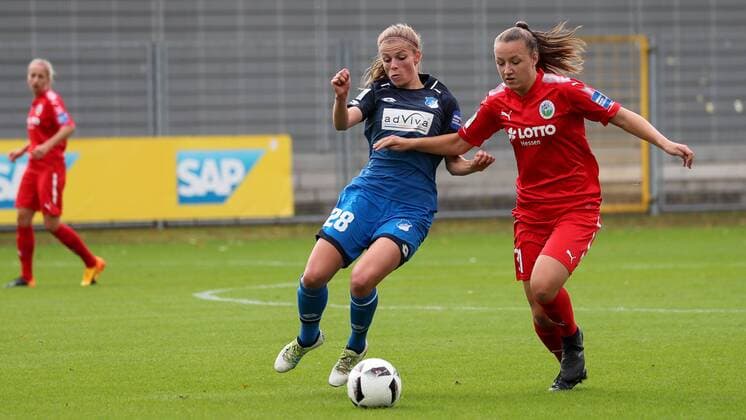 v left TaBeA Wassmuth TaBeA Wassmuth TSG 28 Tanja Pawollek Frankfurt 31 duel Duel Duel Tackle Tackling Dynamics Action Action shot Football Alliance Women Bundesliga TSG 1899 Hoffenheim 1 FFC Frankfurt xozx