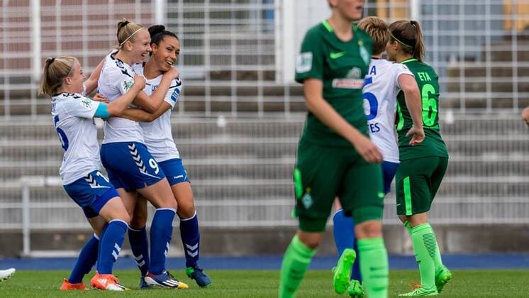 v left Luca Mary Graf FF UPS Jena 16 Anna Lena Rieke FF UPS Jena 9 and Jessica King FF UPS Jena 14 the goal celebration Goal Celebration Celebrate The Goal Goal Celebration Football Alliance Women Bundesliga FF UPS Jena SV Werder Bremen xdgx