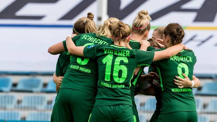 The Players the SV Werder Bremen the goal celebration Goal Celebration Celebrate The Goal Goal Celebration After the Compensation 1 1 Football Alliance Women Bundesliga FF UPS Jena SV Werder Bremen xdgx