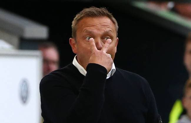 team manager André Beam-runner Action shot Oberkoerper Upper body Sports Football Football DFL First 1 Bundesliga men Season 2017 2018 09 09 2017 VfL Wolfsburg vs Hanover 96 HSV Hanover dynasty SV