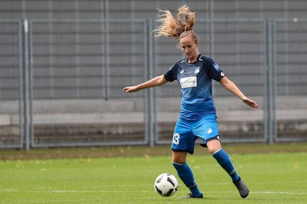 Fabienne Dongus TSG 33 at Ball Game scene cut out Whole body Single Action shot Action Football Alliance Women Bundesliga TSG 1899 Hoffenheim 1 FFC Frankfurt xozx