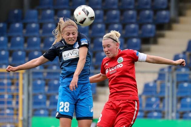 v left TaBeA Wassmuth TaBeA Wassmuth TSG 28 MARITHE Priessen MARITHE Priessen Frankfurt 13 Head ball Header duel in the Air Action shot Action Football Alliance Women Bundesliga TSG 1899 Hoffenheim 1 FFC Frankfurt xozx