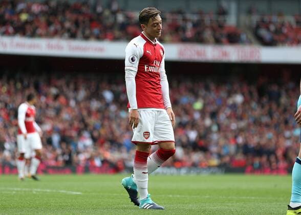 9th September 2017, Emirates Stadium, London, England; EPL Premier League Football, Arsenal versus Bournemouth; Mesut Ozil of Arsenal looking disappointed for losing the ball  ActionPlus11928599