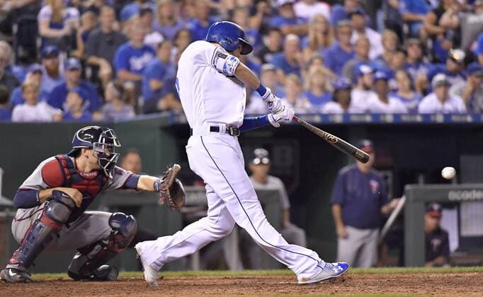 September 9, 2017 - Kansas City, MO, USA - The Kansas City Royals Eric Hosmer connects on an RBI single in the eighth inning against the Minnesota Twins at Kauffman Stadium in Kansas City, Mo., on Saturday, Sept. 9, 2017. Minnesota at Kansas City - ZUMAm67_ 20170909_zaf_m67_217 Copyright: xJohnxSleezerx