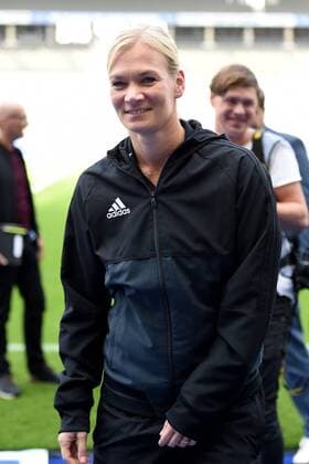 Fussball, Herren, 1. Bundesliga, Saison 2017 18, 3. Spieltag, Hertha BSC - SV Werder Bremen, SRin Bibiana Steinhaus vor dem Spiel, 10.09.17, *** Football men 1 Bundesliga Season 2017 18 3 Matchday Hertha BSC SV Werder Bremen Bibiana Steinhaus before the Game 10 09 17 Copyright: xMichaelxHundtx xMatthiasxKochx