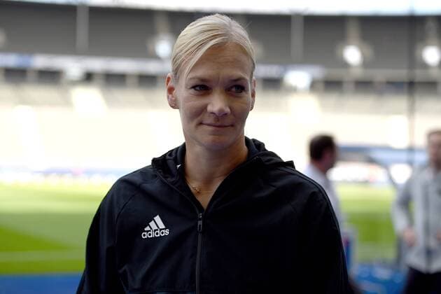 Fussball, Herren, 1. Bundesliga, Saison 2017 18, 3. Spieltag, Hertha BSC - SV Werder Bremen, SRin Bibiana Steinhaus vor dem Spiel, 10.09.17, *** Football men 1 Bundesliga Season 2017 18 3 Matchday Hertha BSC SV Werder Bremen Bibiana Steinhaus before the Game 10 09 17 Copyright: xMichaelxHundtx xMatthiasxKochx