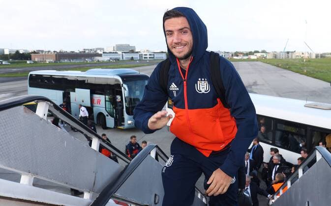 Anderlecht s Alexandru Chipciu pictured at the departure of Belgian soccer team RSC Anderlecht, Monday 11 September 2017 in Brussels airport, on their way to Munich, Germany. Tomorrow Anderlecht is playing the first game in the group stage of the UEFA Champions League competition against German club Bayern Munich. VIRGINIExLEFOUR  x05162785x