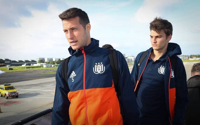 Anderlecht s Uros Spajic and Anderlecht s Pieter Gerkens pictured at the departure of Belgian soccer team RSC Anderlecht, Monday 11 September 2017 in Brussels airport, on their way to Munich, Germany. Tomorrow Anderlecht is playing the first game in the group stage of the UEFA Champions League competition against German club Bayern Munich. VIRGINIExLEFOUR  x05162825x