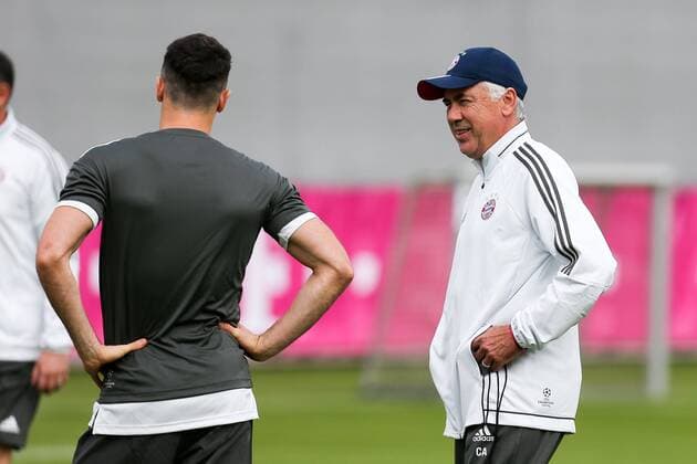 l r Robert Lewandowski 9 FC Bavaria Munich and Boss team manager Carlo Ancelotti FC Bavaria Munich Training FC Bavaria Munich Football Champions League 11 09 2017 Munich Bavaria Germany Copyright: xkolbert-press ChristianxKolbertx